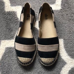 Ellos flats